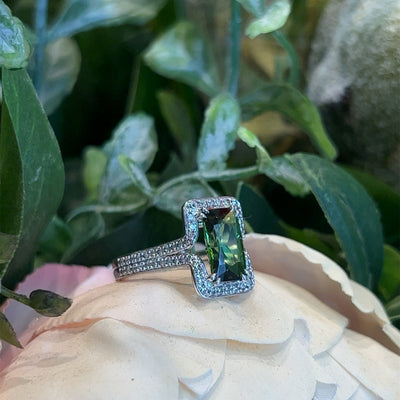 18ct. White Gold Green Tourmaline & Diamond Ring