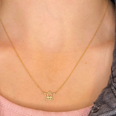 9ct Yellow Gold Lotus Flower Necklace.