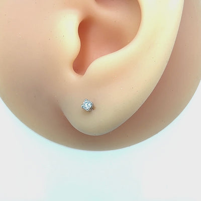 9ct White Gold Diamond Stud Earrings. - 0.13ct