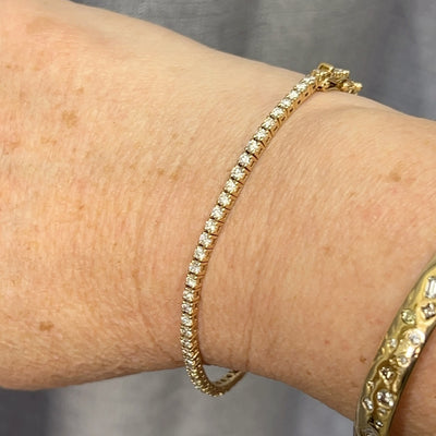 9ct Yellow Gold Natural Mined Diamond 3 Carat Tennis Bracelet.