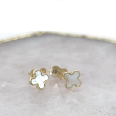 Clover Stud Earrings with Mother of Pearl in 9ct Yellow Gold.