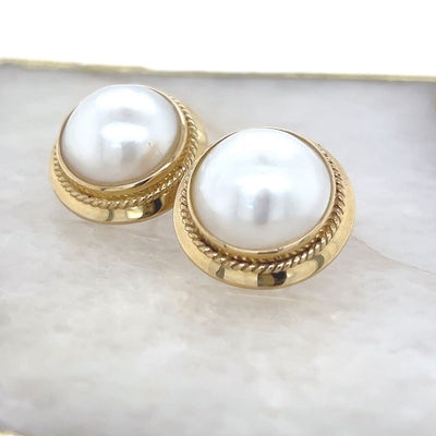 9ct Yellow Gold 14mm Mabe Pearl Stud Earrings.