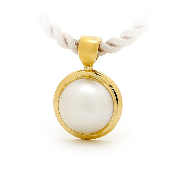 Mabe Pearl Enhancer Pendant with fine 9ct Yellow Gold Frame.