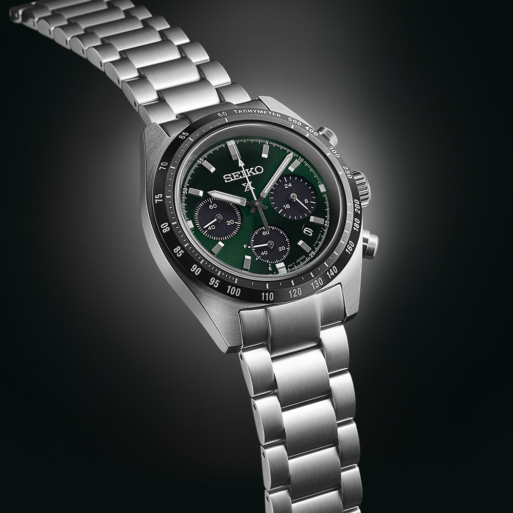 Mens Seiko Prospex Solar Watch with Green Dial - 100m WAter Resistant.