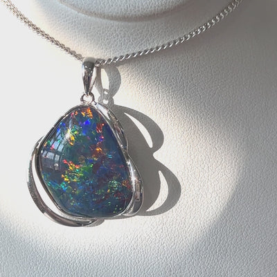 9ct White Gold Freeform Opal Pendant.