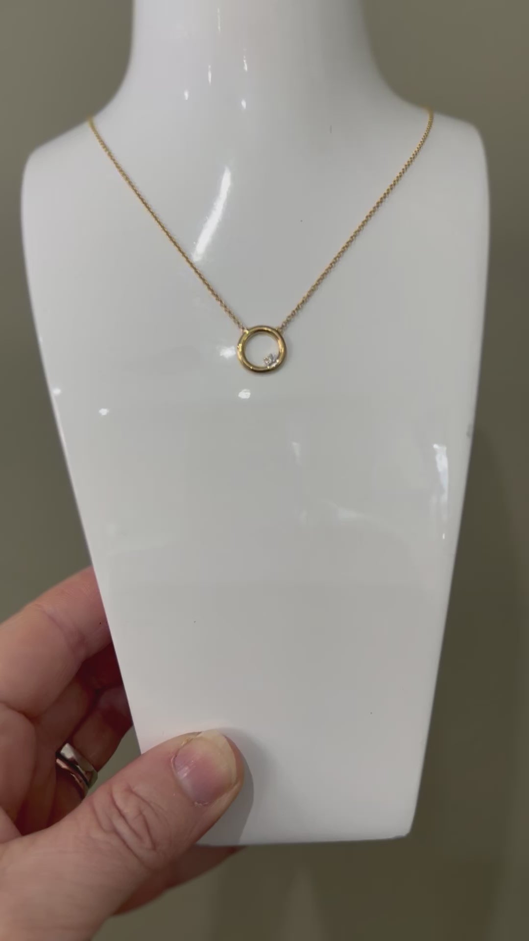 9ct Yellow Gold Diamond Open Circle Necklace.