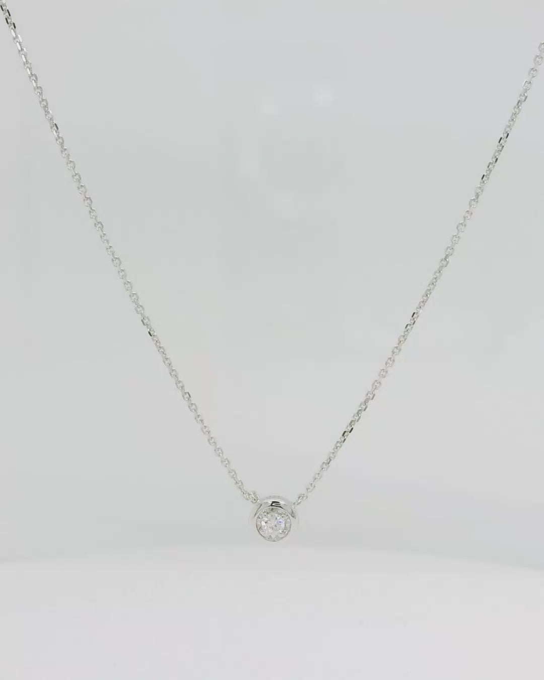 9ct White Gold Diamond Solitaire Necklace.