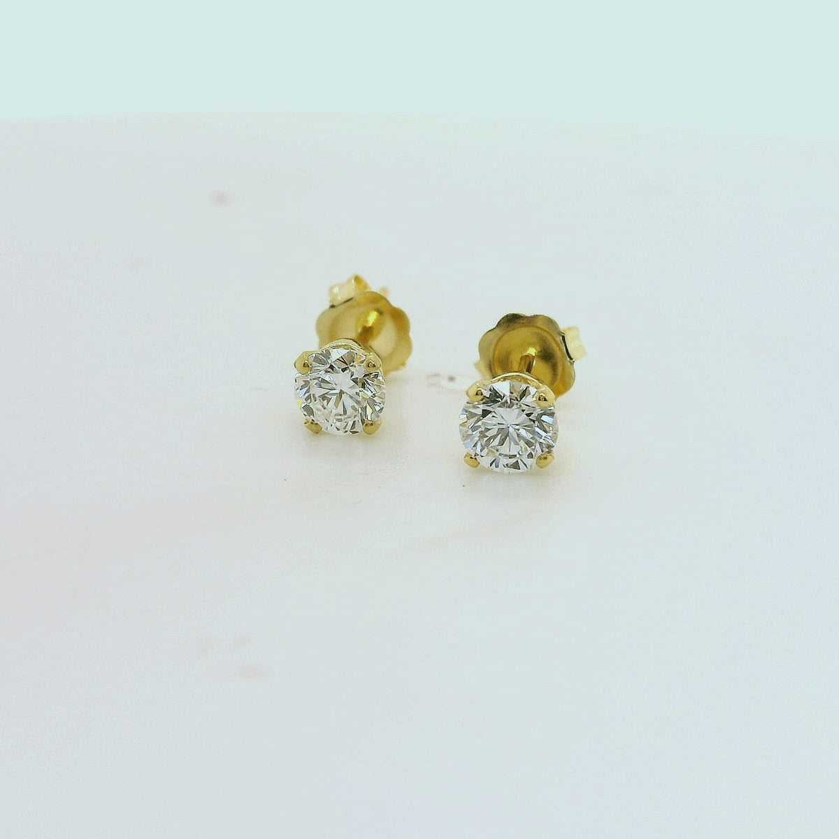 9ct Gold 0.50 Carat Lab Grown Diamond Stud Earrings.