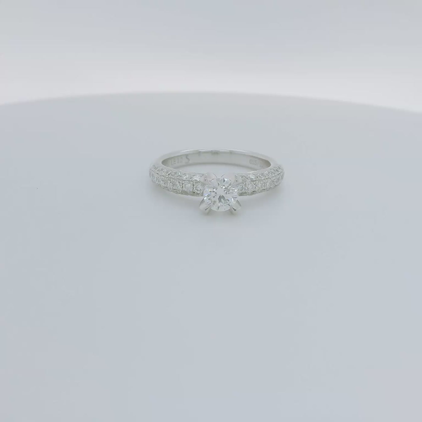 18ct. White Gold Diamond Engagement Ring - 1.25 Carats.