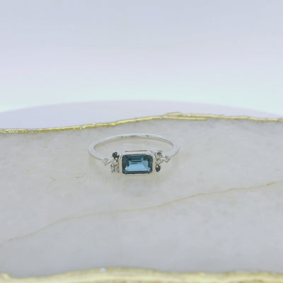 9ct White Gold London Blue Topaz & Diamond Dress Ring.