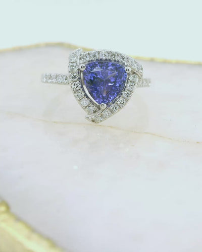 18ct. Tanzanite & Diamond Ring