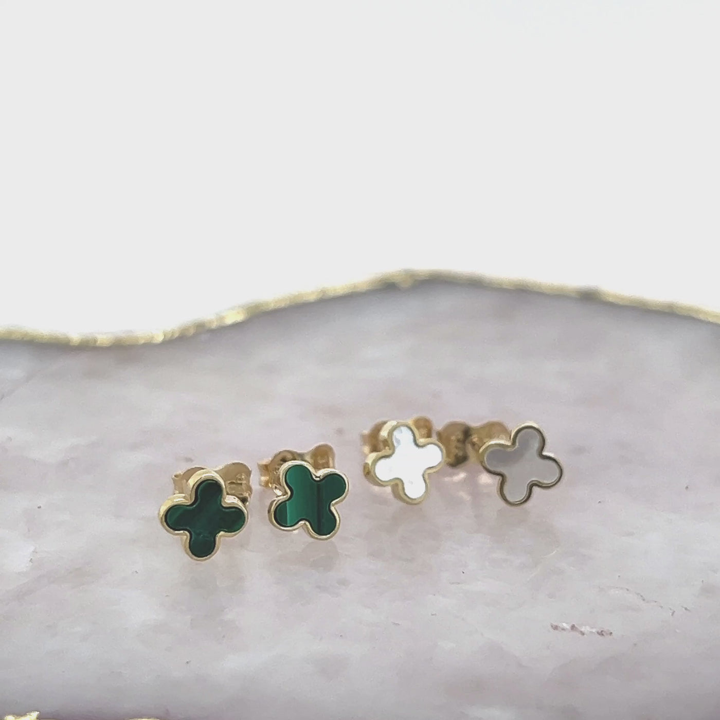 Clover Stud Earrings with Malachite in 9ct Yellow Gold.